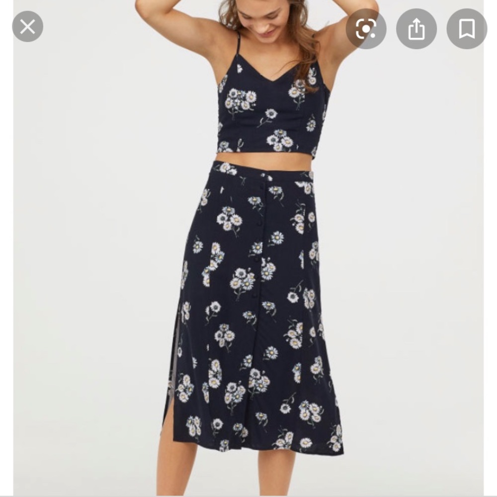 H&M navy daisy floral set. Worn once.